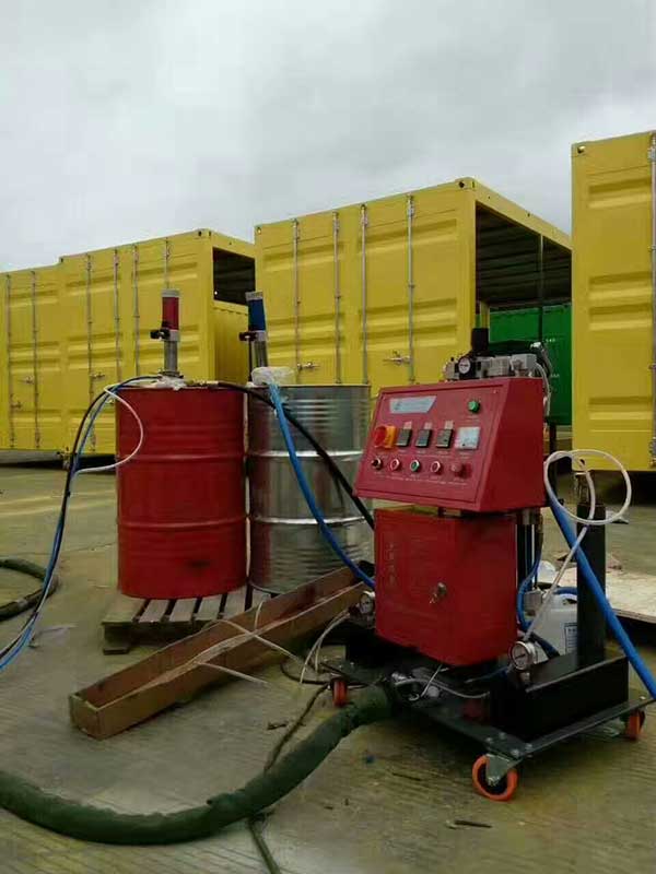 進口聚氨酯發(fā)泡機(圖1) 聚氨酯保溫發(fā)泡機設備